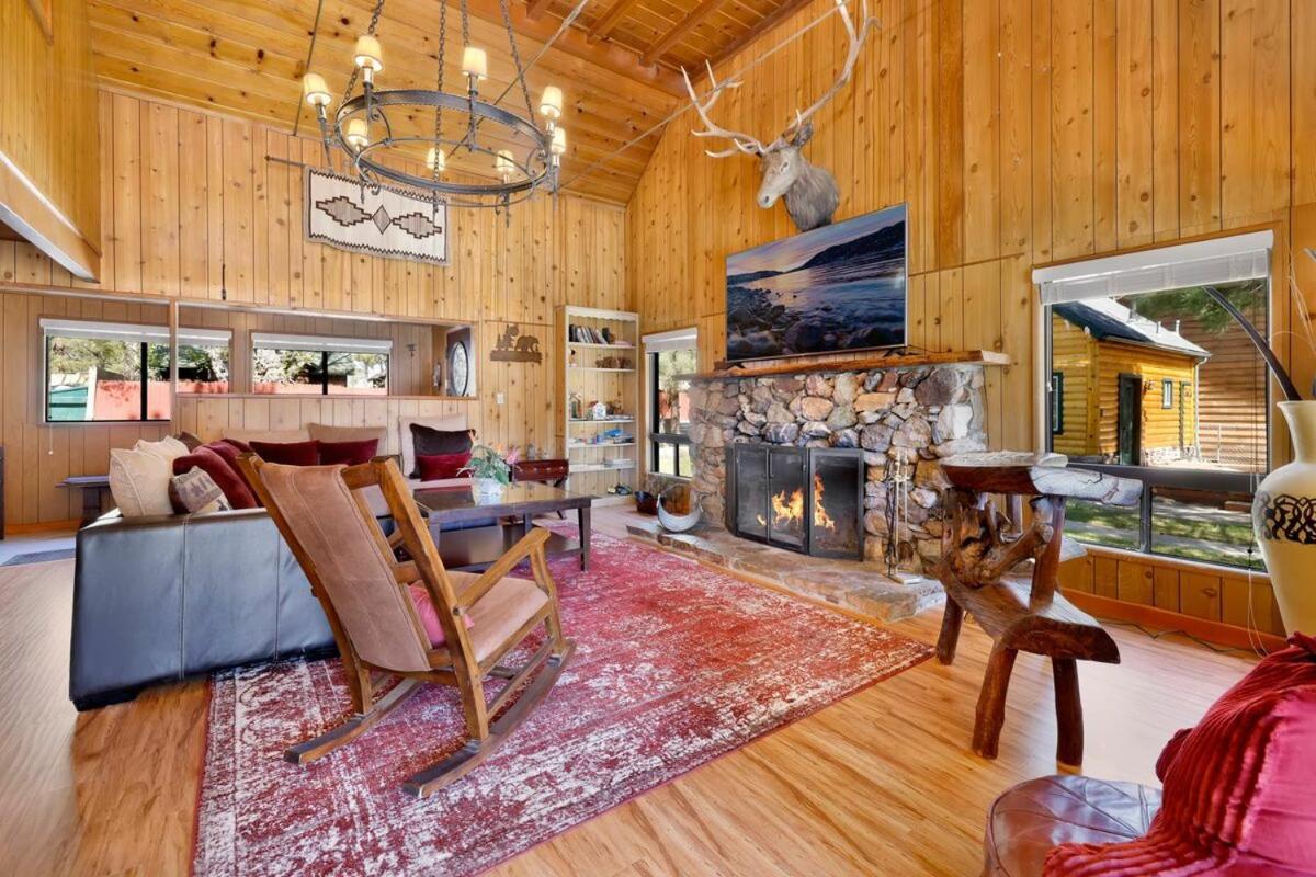 Lake Adjacent Rustic Cabin W Game Room & Hot Tub 빅 베어 레이크 외부 사진
