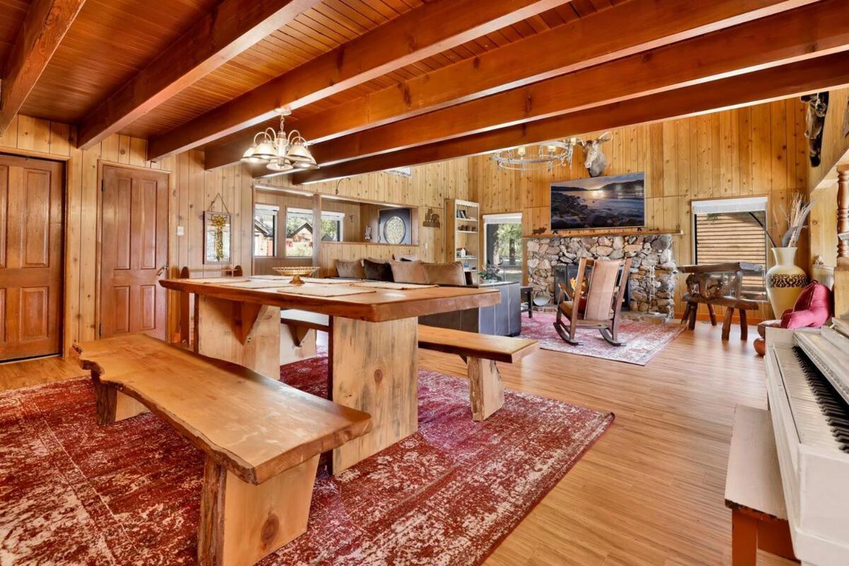 Lake Adjacent Rustic Cabin W Game Room & Hot Tub 빅 베어 레이크 외부 사진