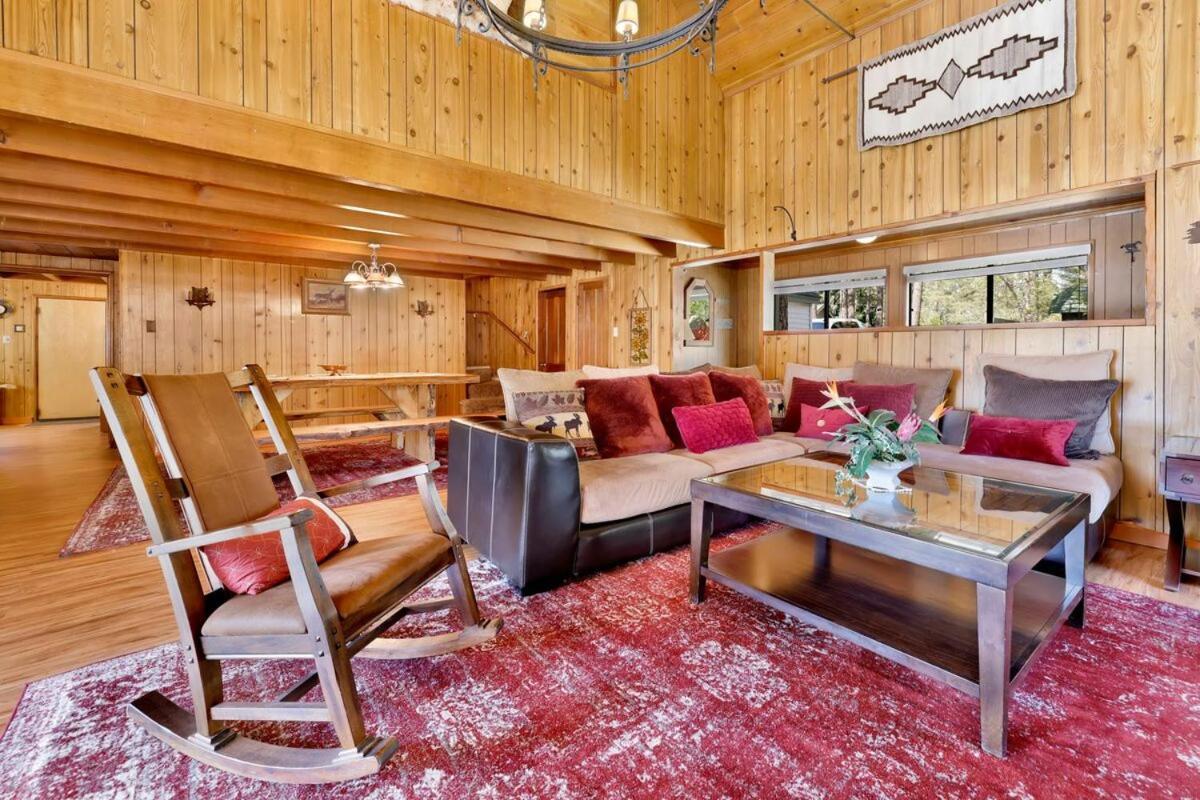 Lake Adjacent Rustic Cabin W Game Room & Hot Tub 빅 베어 레이크 외부 사진